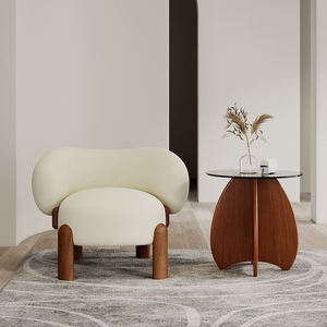 Fauteuil de salon en tissu de couleur neutre avec base en bois massif - Product Image 2