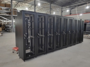 ชั้นวางเซิร์ฟเวอร์สีดำ SPCC Cold เหล็กกันฝุ่นตู้เครือข่ายพื้นระบายความร้อน - Product Image 3