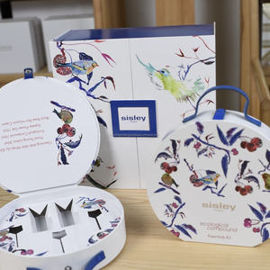 Boîte cadeau rigide à double porte de luxe pour cosmétiques avec impression personnalisée et fermeture magnétique - Product Image 3