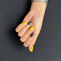 Faux ongles à presser faits main et peints à la main, motif chat, poisson, étoile, pois jaunes et noirs, réutilisables, application facile, à coller