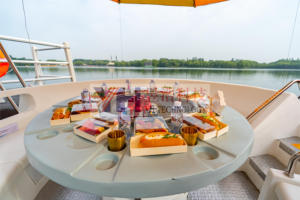 Bateau barbecue chinois écologique <span class=keywords><strong>de</strong></span> haute qualité pour 10 à 12 personnes pour <span class=keywords><strong>les</strong></span> aventures lacustres - Product Image 4