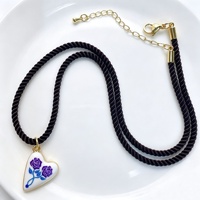 Collier en corde paracorde couleur Dopamine estivale avec pendentif mignon Cœur et Marguerite, bijoux de plage pour femme, collier en corde tendance