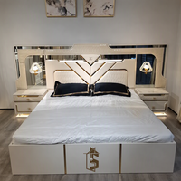 Ensemble de meubles de chambre à coucher moderne blanc avec tête de lit surélevée, cadre de lit classique de luxe pour chambre à coucher, disponible en tailles Queen et King, ensemble de luxe