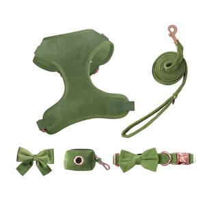 Conjunto de arnés de terciopelo para perro, accesorio de moda de diseño oem, respetuoso con el medio ambiente, a juego con collar y correa para mascotas - Product Image 1