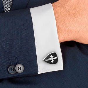 Custom nero scudo crociato gemelli smaltati in acciaio inox per gli uomini per la festa di fidanzamento di nozze o regalo di anniversario - Product Image 5