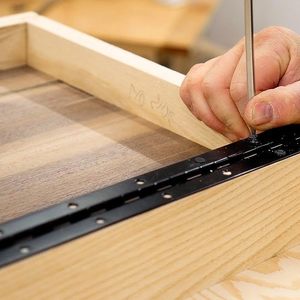 HM1406 บานพับแบบต่อเนื่องและเปียโนพร้อมรู บานพับสแตนเลสแบบต่อเนื่องสีดําสําหรับงานหนักสําหรับกล่องเก็บตู้เรือ - Product Image 6