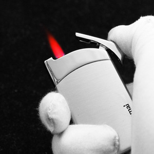 Encendedor de cigarrillos a prueba de viento, encendedor rojo de llama personalizado, antorcha fría chapada - Product Image 1