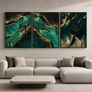 Moderno Lussuoso Triptico su Tela Verde Smeraldo e Foglia d'Oro, Dipinto Astratto Effetto Marmo e Agata per Arredamento Soggiorno - Product Image 1