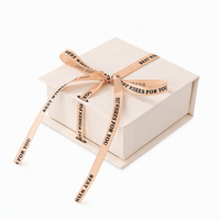 Boîte cadeau sur mesure en forme de livre, avec estampage à chaud, quatre couleurs, magnétique, biodégradable, recyclable, doublée d'éponge, en carton rigide gris
