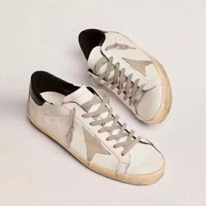 Baskets décontractées pour femmes de style vintage avec motif étoile, effet vieilli, talon dissimulé et fonction rehausseur de taille - Product Image 2