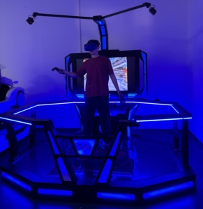 Ensemble de jeu de haute technologie, simulateur de jeu VR à détection de mouvement, console de jeu VR, plateforme de marche VR, espace VR Octave pour une expérience inoubliable - Product Image 6