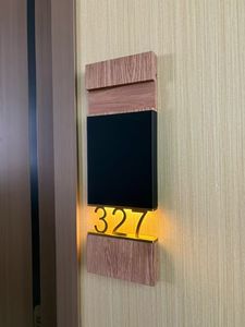 Nuevo 2026 RFQprint: Placa <span class=keywords><strong>de</strong></span> Número <span class=keywords><strong>de</strong></span> Puerta Iluminada Personalizada <span class=keywords><strong>de</strong></span> Metal/Madera para Exterior, para Hotel/Apartamento, Letrero <span class=keywords><strong>de</strong></span> Lujo con Nombre <span class=keywords><strong>de</strong></span> <span class=keywords><strong>Casa</strong></span> - Product Image 5