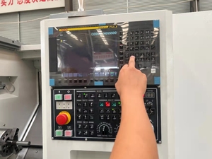 Torno CNC de Bancada Inclinada GSK CNC 988 <span class=keywords><strong>TA</strong></span> TCK56A, Contrapunto Programable, Sistema SYNTEL/FANUC - Product Image 4