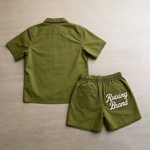 Ensemble de <span class=keywords><strong>jogging</strong></span> unisexe personnalisé en deux pièces, décontracté et confortable, style <span class=keywords><strong>streetwear</strong></span>, 100 % coton, chemise boutonnée et short, survêtement pour <span class=keywords><strong>homme</strong></span> - Product Image 2