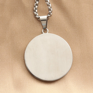 Colgante de árbol de la vida redondo de acero inoxidable con diseño de árbol de la vida para hombre, para uso diario - Product Image 2