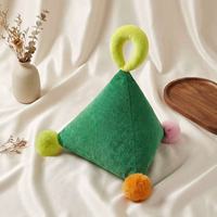 Großhandel Dreieckiges Plüschkissen mit Griff und Pompon-Ball, Individuelle Farbe, Moderne Wohndekoration, Zierkissen, Sofadekoration, Geschenk