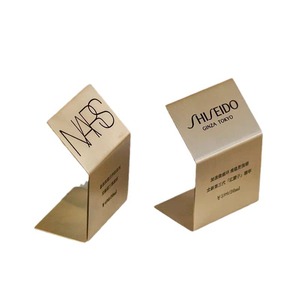 ขาตั้งโชว์เครื่องสำอางนาร์ส 6x8.9 ซม. ทองเหลือง ทนทาน ใช้ภายในอาคาร - Product Image 5