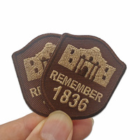 Badges brodés personnalisés en forme de bouclier et écussons brodés avec support adhésif, style culturel américain