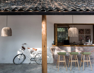 Piccola <span class=keywords><strong>casa</strong></span> in legno naturale originale con piastrelle arredamento per <span class=keywords><strong>la</strong></span> <span class=keywords><strong>casa</strong></span> caratteristico confortevole cortile piacevole nella foresta - Product Image 3