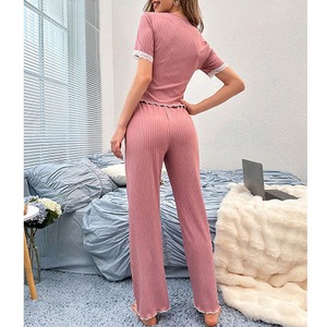 Ensemble de pyjamas en dentelle pour femmes, nouveau style d'été, haut de gamme, sexy, col en V, manches courtes, pantalon, deux pièces, vêtements de détente. - Product Image 5
