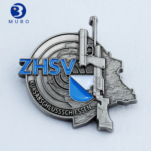 <span class=keywords><strong>Mubo</strong></span> Metall Abzeichen benutzer definierte Farbe Emaille Tropfen Kleber Schule Abzeichen Cartoon Unternehmen Brust messen benutzer definierte Auto Medaille - Product Image 2