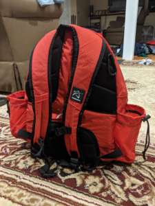 กระเป๋าเป้สะพายหลังสีดำ ทนทาน น้ำหนักเบา ความจุ 24 กระป๋อง พร้อมช่องเก็บอุณหภูมิขนาดใหญ่ 16 ดิสก์ สำหรับกีฬาดิสก์กอล์ฟ ตัวอย่างสินค้าฟรี - Product Image 5