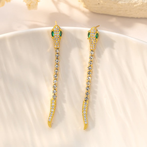 Pendientes con forma de serpiente, joyería de moda para mujer con circonita dorada, EDB 016 - Product Image 1