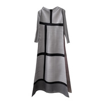 Robe plissée style accordéon color-block pour femme, nouvelle collection Printemps 2026, coupe flatteuse, col halter, grandes tailles, White Dove Pleats