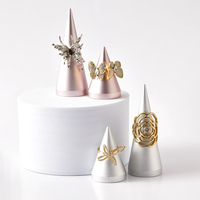Présentoir de bijoux de bague de doigt en métal populaire de mariage de luxe