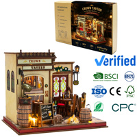 Novedad 2026: Mini Casa de Muñecas Crown Tavern M2605 con Iluminación, Kit de Ensamblaje de Rompecabezas de Madera DIY con Vista a la Calle Crown Tavern