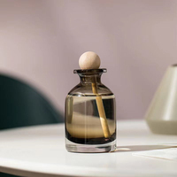 2024 luxe nouveau Design Transparent thé couleur 100ml boule de bois bâton vide verre maison parfum diffuseur bouteille liège étanchéité