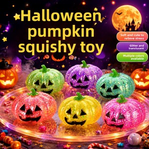 Lot de jouets anti-stress en TPE pour filles, thème Noël et Halloween, avec design tête de citrouille et bonbons maltés, idéal pour les fêtes et événements festifs. - Product Image 3