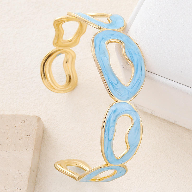 สีฟ้ากลวง