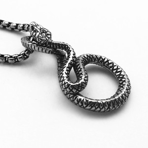 Yunnique Collar con colgante de serpiente de acero inoxidable unisex, diseño de animales, estilo geométrico retro, joyería de moda - Product Image 5
