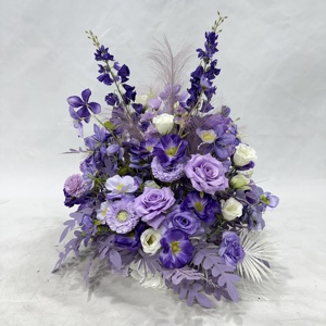 Elegante Composizione Floreale Artificiale Mista con Vegetazione Rigogliosa per Centrotavola Matrimoniale, Decorazioni per Casa, Feste ed Eventi - Product Image 3
