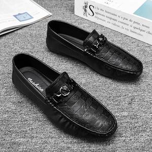 รองเท้าผู้ชายสไตล์อิตาลีสีดำ รุ่นใหม่ปี 2025 รองเท้าลำลองหนังแบบสวม พื้นนุ่ม สไตล์คนขับรถ ทันสมัย - Product Image 3