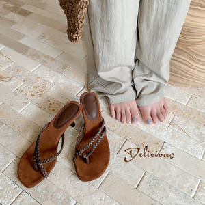 Chanclas de verano estilo casual, tejidas con diseño de espiga, versátiles con tiras delgadas, punta hacia arriba, zapatos de punta redonda - Product Image 4