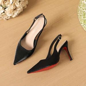 Zapatos de Tacón de Aguja Negros con Punta en Pico y Correa en el Tobillo, Modelo 8555C, con Hebilla, a la Moda, para Fiesta - Product Image 2