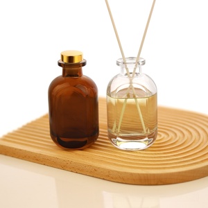 Flacon en verre épais de luxe pour huiles essentielles et diffuseurs à bâtonnets, couleur personnalisée, avec couvercle, 50ml, 100ml, 150ml - Product Image 1