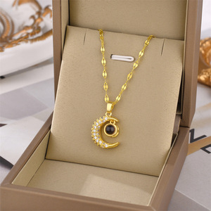 San valentino collana con luna in cristallo placcato oro 18 carati con zirconi in acciaio inossidabile 100 Langue I Love You collana di proiezione Moon - Product Image 6
