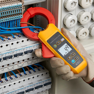 Nuevo Medidor de Corriente de Fuga True-RMS 369 para Mantenimiento Preventivo y Pruebas de Seguridad - Product Image 1