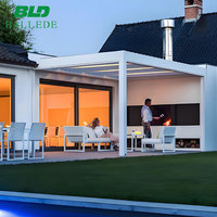 Pergola bioclimatique moderne en aluminium à lames orientables motorisées, imperméable et autoportante, pour jardin, patio, terrasse
