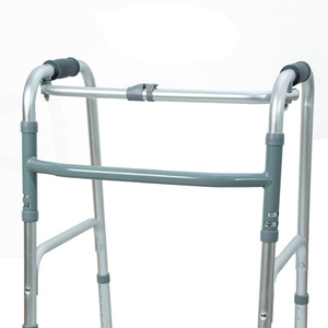 Andador Ajustable de Cuatro Patas Plegable para Personas Mayores y con Discapacidad, Dispositivo de Asistencia Manual KY913L - Product Image 3