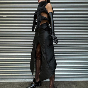 2024 inverno nuova <span class=keywords><strong>giacca</strong></span> <span class=keywords><strong>senza</strong></span> <span class=keywords><strong>maniche</strong></span> da <span class=keywords><strong>donna</strong></span> con cerniera in stile gotico nero irregolare scavata - Product Image 3