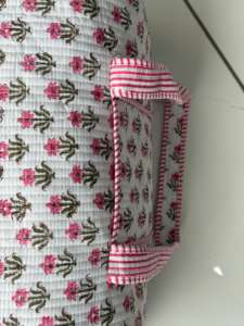 Sac fourre-tout matelassé en coton XL pour femmes fait à la main à fleurs voyage week-end bagages sac à bandoulière de luxe écologique pour les vacances - Product Image 2