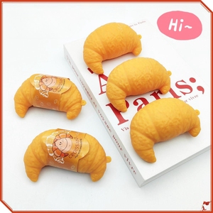 ของเล่นครัวซองต์บีบคลายเครียด จินแคน โนเวลตี้ สำหรับเด็กผู้หญิง พร้อมดนตรี ของเล่นยอดนิยมสำหรับบีบเล่นและคลายเครียด - Product Image 2