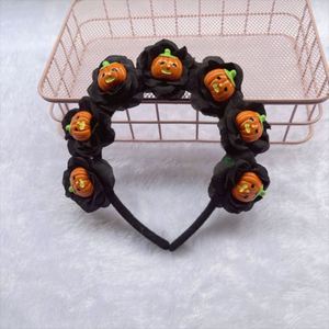 Diadema con Calavera del Día de los Muertos y Flores Rojas y Negras - Corona Floral Gótica para Halloween y Disfraces - Product Image 2