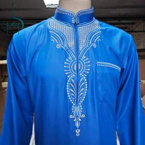 Thobe pour homme à manches longues, tissu en coton de qualité supérieure, broderie personnalisée, commande en gros bienvenue, réduction, bonne qualité - Product Image 2
