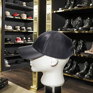 Gorra de Béisbol Personalizada de 6 Paneles en Cuero Genuino Marrón para Hombre, con Tela Oxford de Alta Calidad e Impresión Puff - Product Image 3