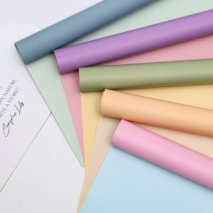 กระดาษห่อดอกไม้กันน้ำสีทูโทนขนาด 58*58 ซม. ลายดอกไม้สีพื้น รุ่นใหม่ - Product Image 4